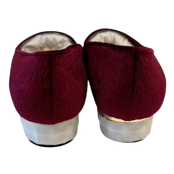 Isaac Mizrahi Women's Embossed Velvet Pearl Heeled Ballet Flat Wine Size 9.5 NIB - Picture 4 of 8
